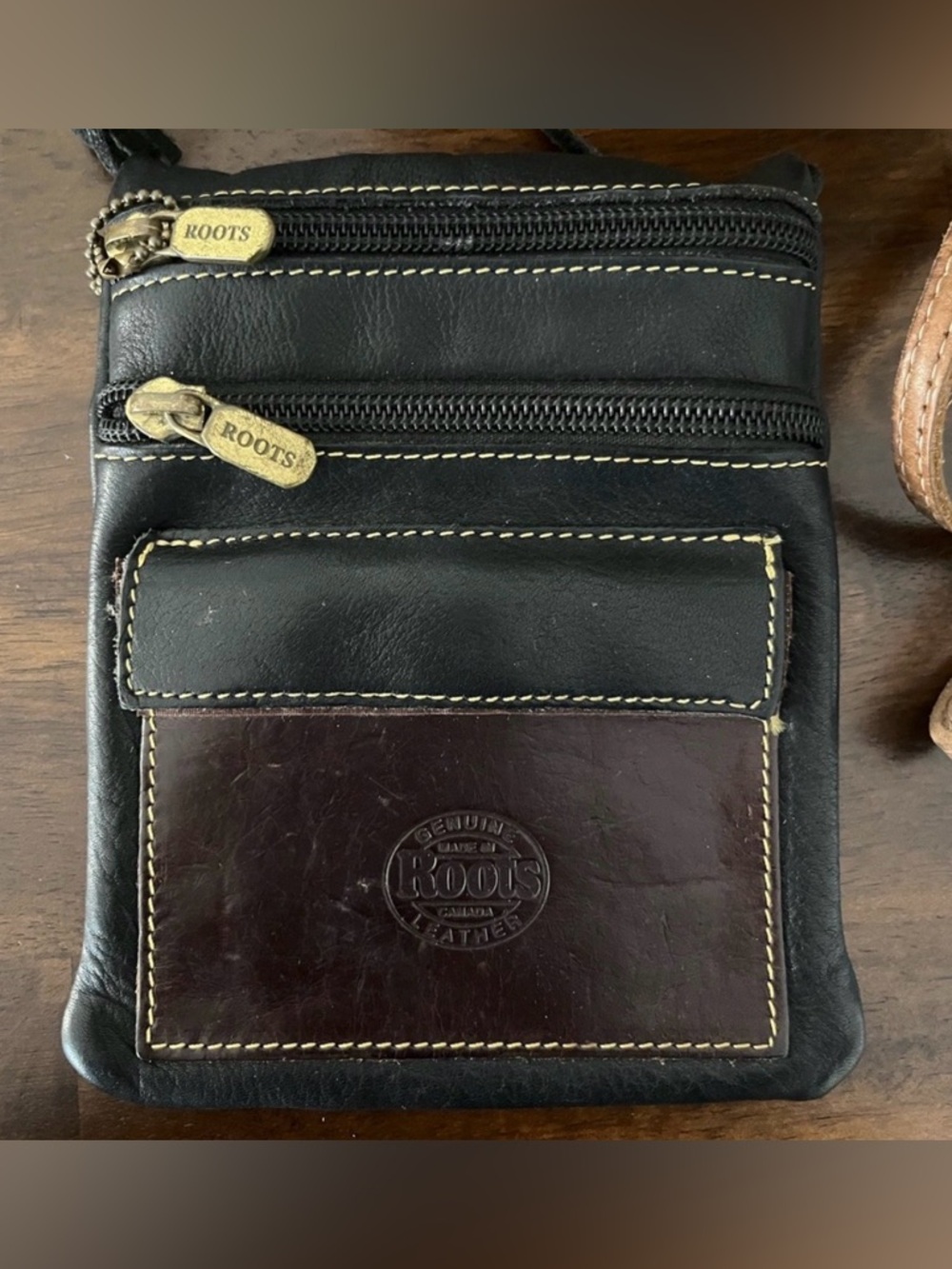Roots Black and Brown Leather Messenger Crossbody Bag for Men